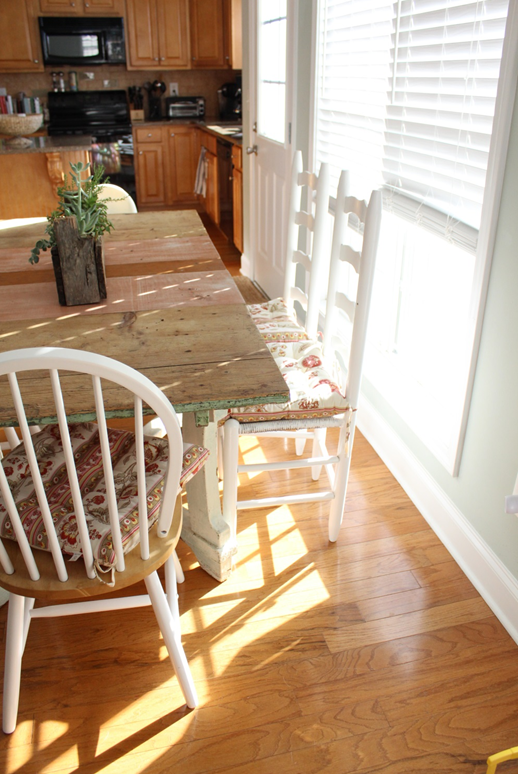 Creating a Comfortable Shared Living + Dining Room Space Creating a Comfortable Shared Living + Dining Room Space