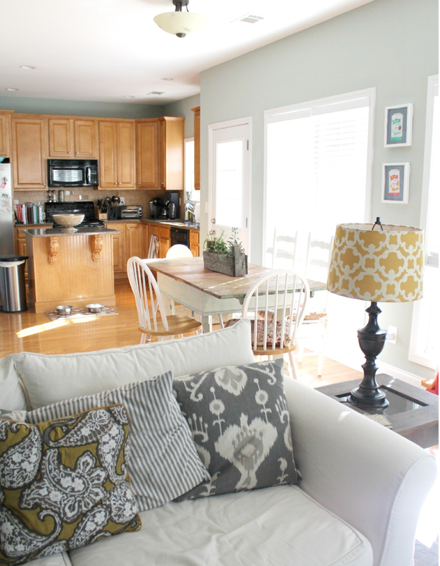 Creating a Comfortable Shared Living + Dining Room Space Creating a Comfortable Shared Living + Dining Room Space