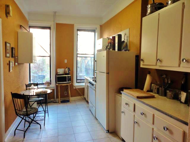 Amplified Apartments: The Delightfully Splashy Brooklyn Enclave 