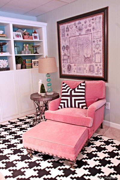 ForRent.com - Amplified Apartments Star: The Cozy Georgian Reading Nook Reading Chair - forrent.com