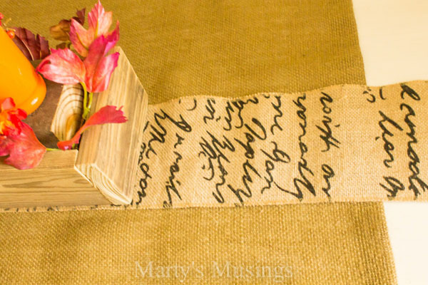 Table Burlap Table Runner ForRent.com Love these easy, inexpensive table setting ideas for the holidays!