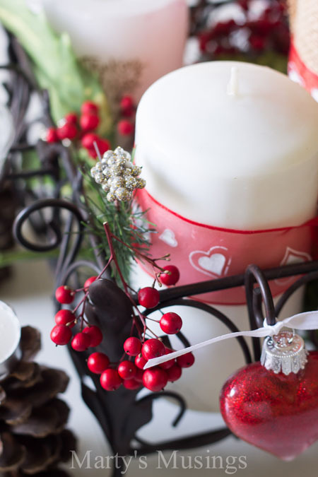 Table Centerpiece with Natural Elements ForRent.com Love these easy, inexpensive table setting ideas for the holidays!