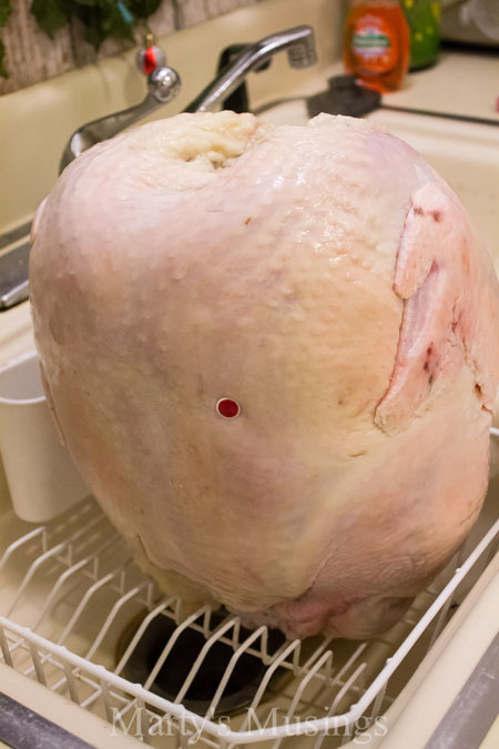here are my easy holiday meal prep tips for stress free entertaining Easy Holiday Prep turkey the night before