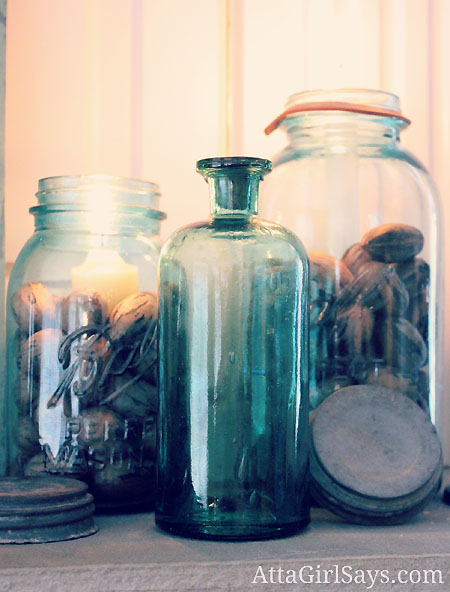 I love collectibles! Here's some of creative and appealing ways to showcase your treasures! Collectibles Jars