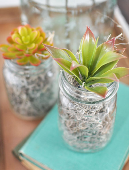 I used natural elements for this simple neutral table centerpiece. Neutral Natural Centerpiece Mason Jar Succulents