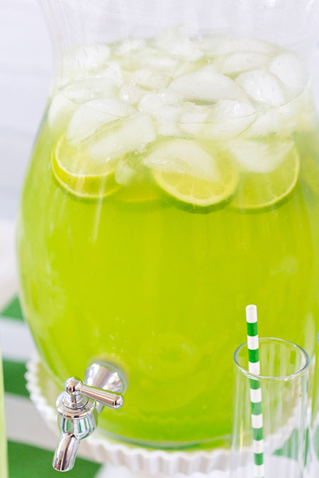 I’m sharing a few ways to add a little luck in to your St. Patrick's Day Party St Patricks Day Party green beverage