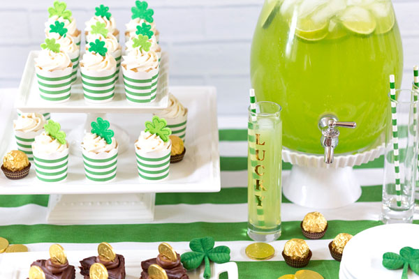 I’m sharing a few ways to add a little luck in to your St. Patrick's Day Party St Patricks Day Party setting