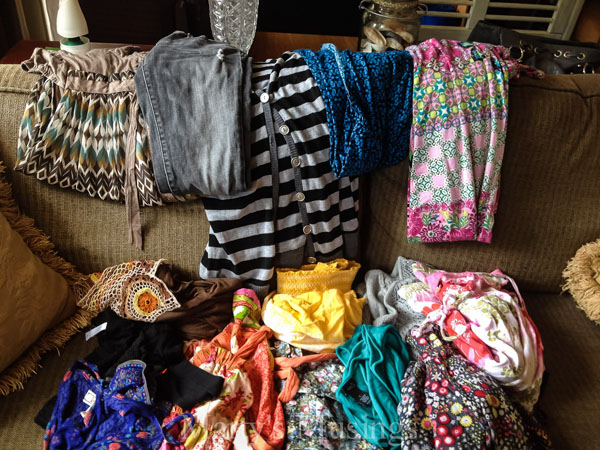 If its time to clean up your space and de-clutter, consider these apartment-friendly tips for a yard sale Yard Sale Clothing
