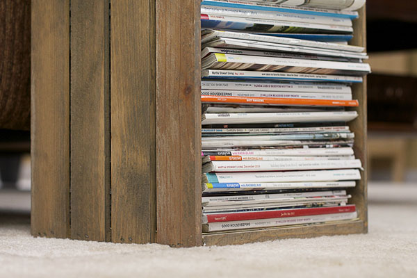 This easy DIY project turns a crate in to a handy side table with storage! DIY Side Table Decor and Storage