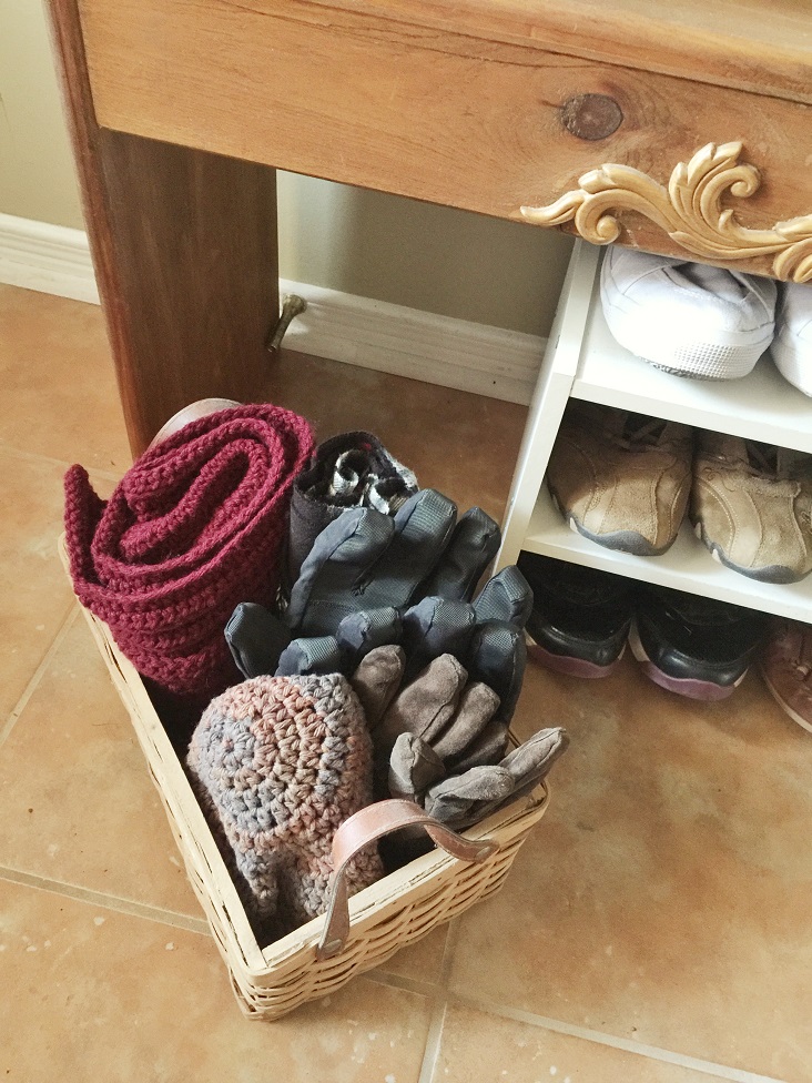 Entryway Storage 03