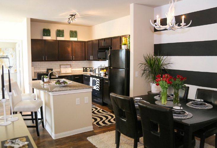 Wow of White Black and White 1