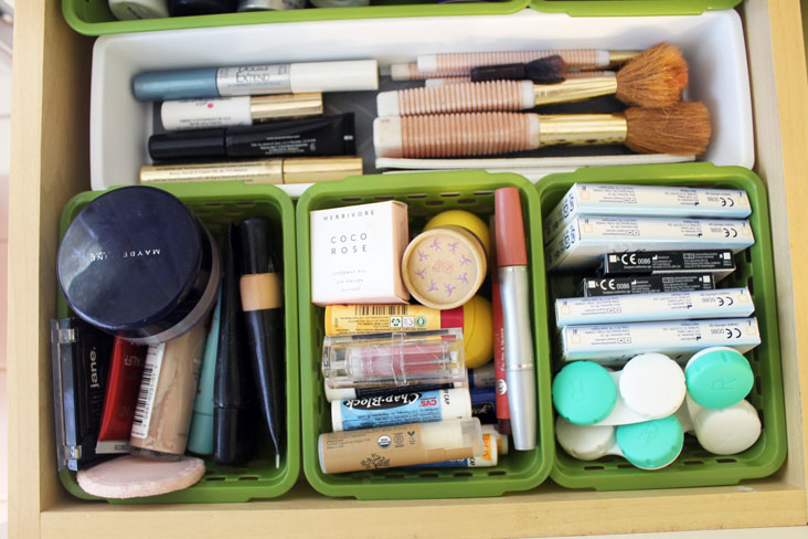 organizing-makeup-1
