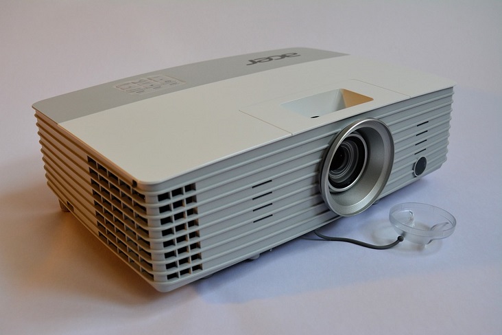 ultimate-gaming-projector