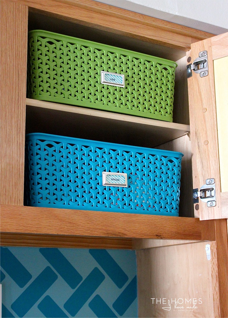 Maximize Space in Your Kitchen Cabinets