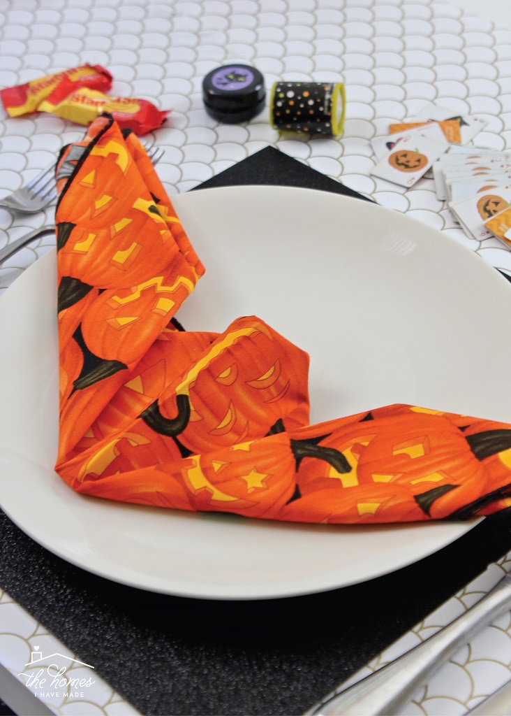 8 creative ways to fold napkins