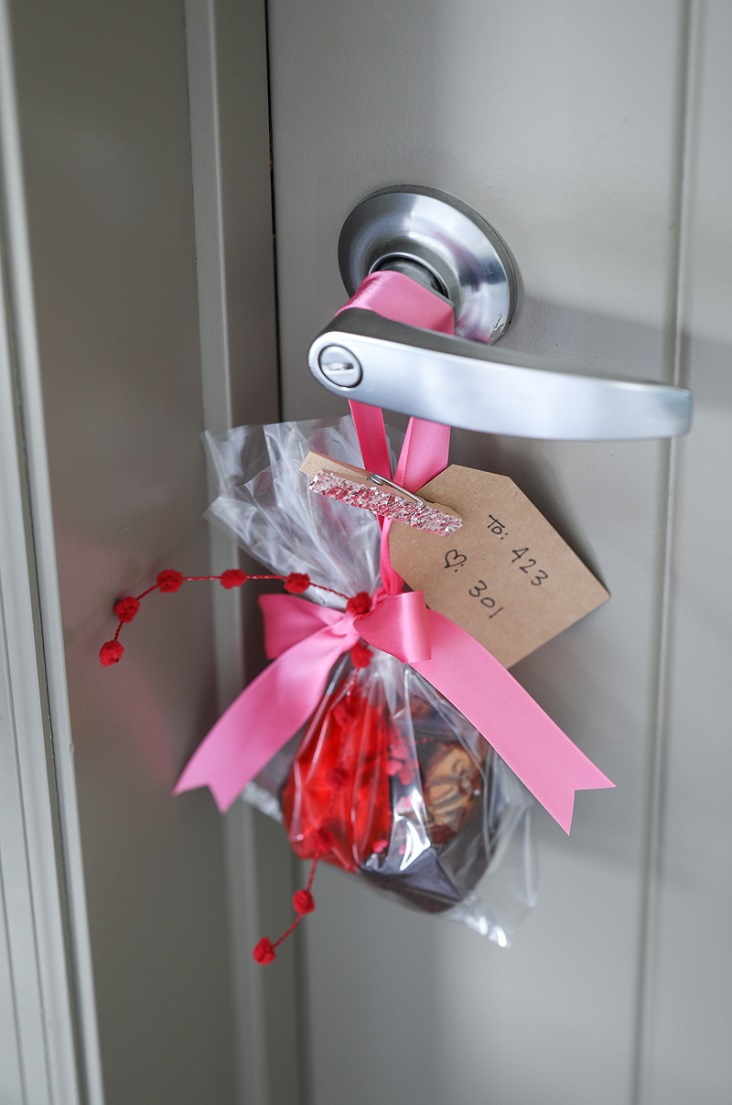 CHEESECAKE BROWNIES FOR YOUR VALENTINE