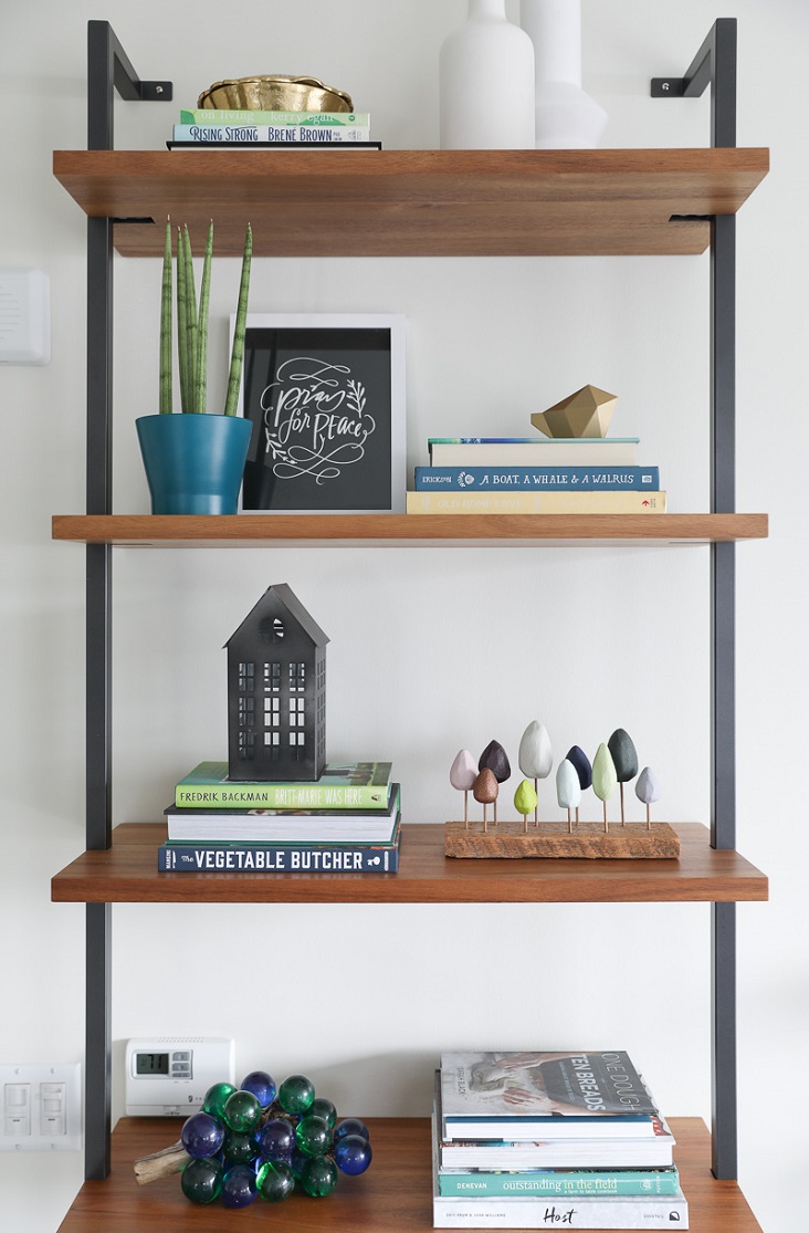 No-Fail Tips for Styling a Bookcase