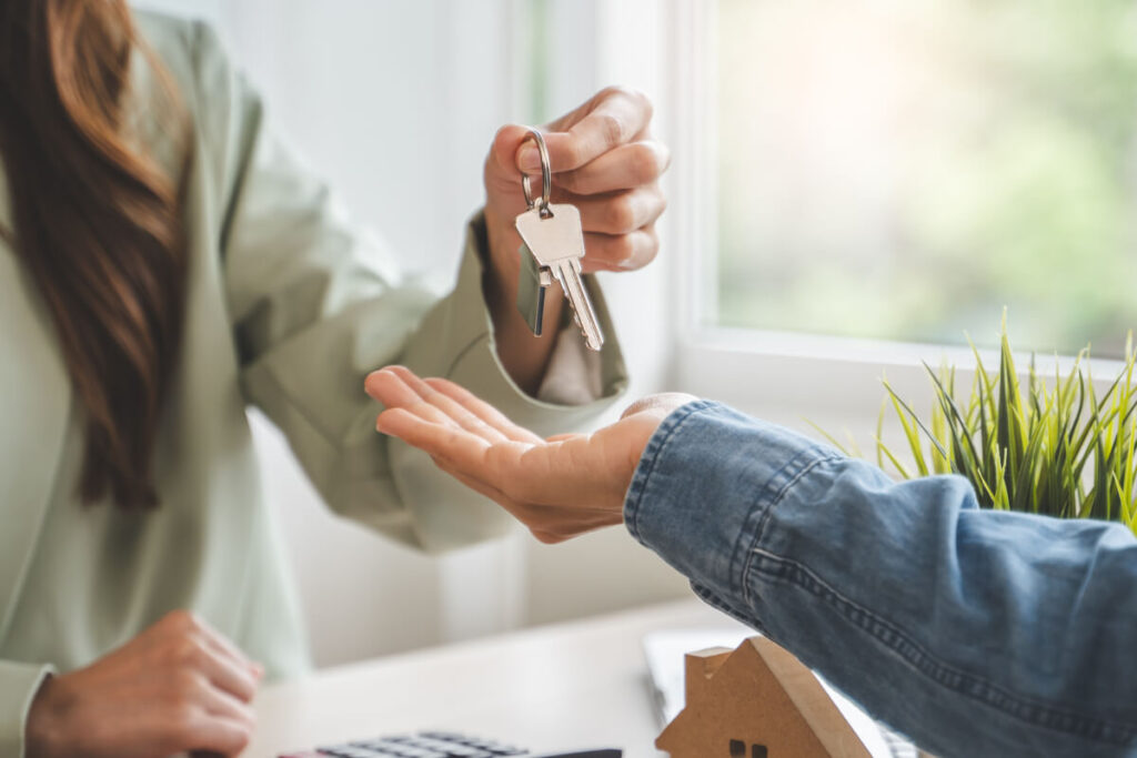Tenant turns in apartment keys when moving out. 