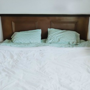Board to Sleep: A Step-by-Step Guide to Building Your Own DIY Headboard