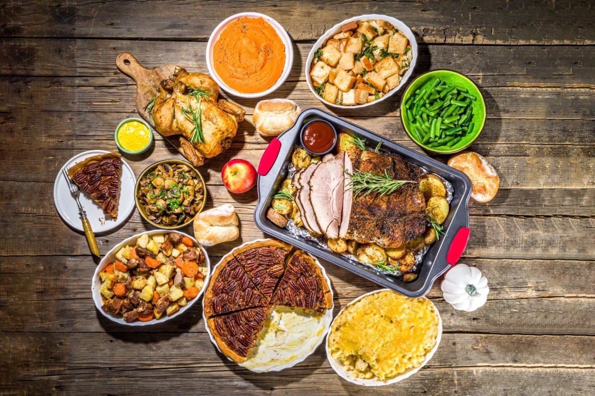 3 Last-Minute Centerpiece Ideas That Will Elevate Your Thanksgiving Table